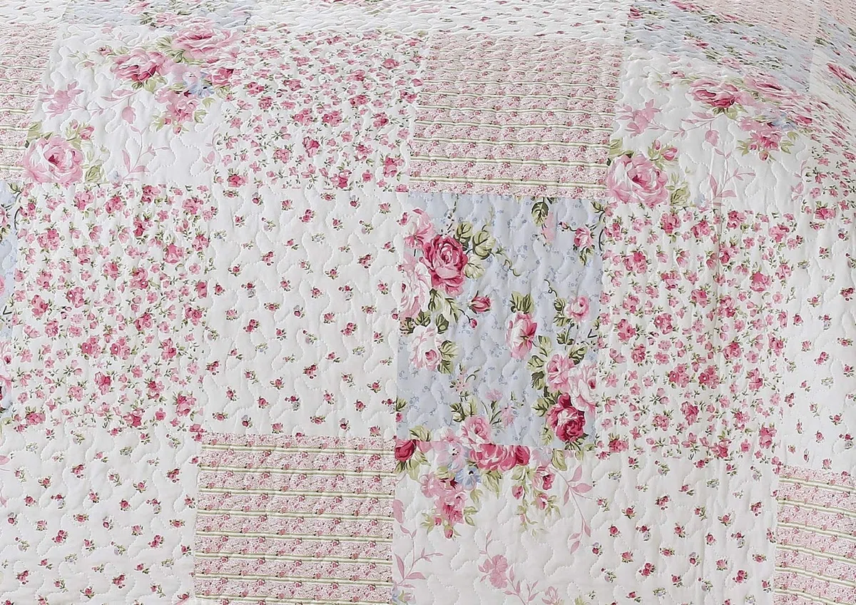 Delindo Lifestyle Tagesdecke Patchworkdecke Rosen im Landhausstil, Bettüberwurf im Patchwork Design, 140x210 cm