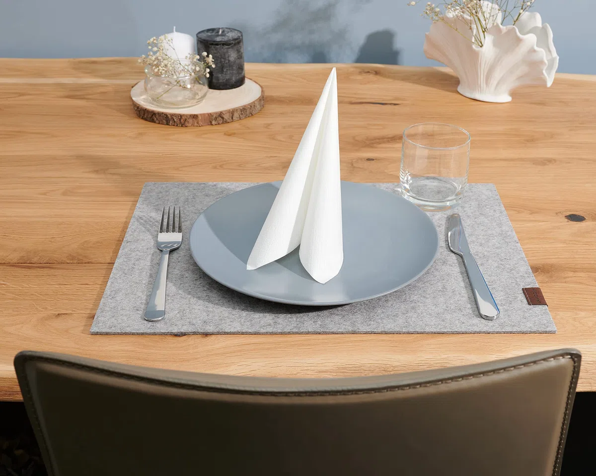 Platzset aus Filz | Wollfilz Tischset | Weiche Filzmatte & Tischunterlage | Merinowolle Naturwollfilz in Anthrazit, Hellgrau meliert, Senfgelb, Lagune – 32 x 44 cm