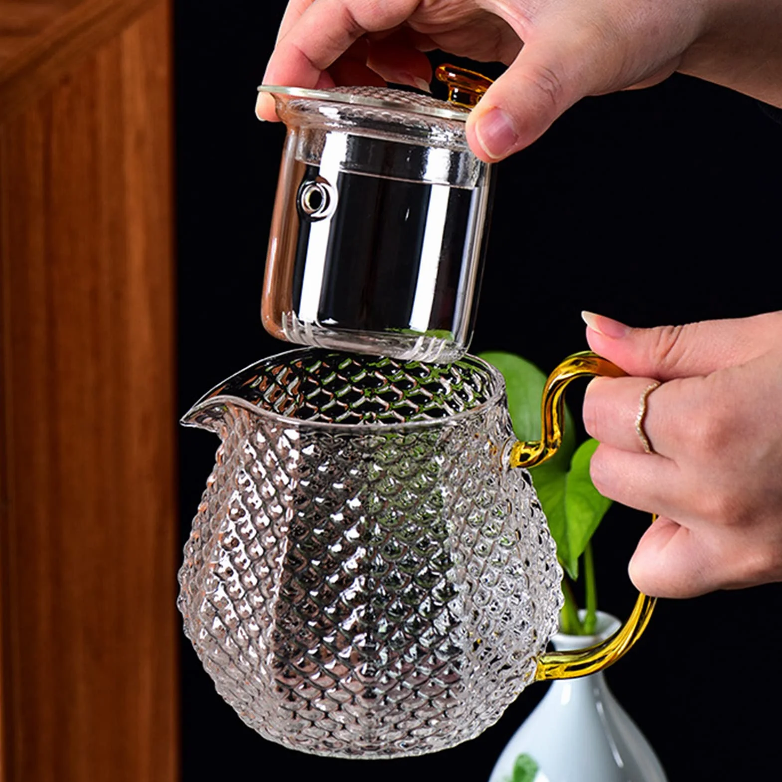 Jauhmui 600 ml Glasteekanne aus Borosilikatglas mit Siebeinsatz und Deckel, mundgeblasen, Teebereiter für losen Blatttee