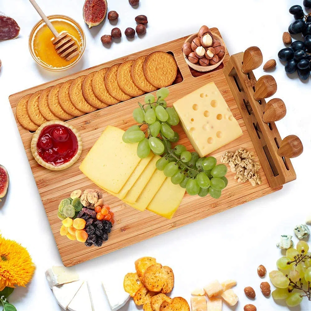 Bambus Käsebrett Käsemesser Set Charcuterie Platte und Servierbrett, Holz Servierplatte, Geschenk für Weihnachten Hochzeit Geburtstag