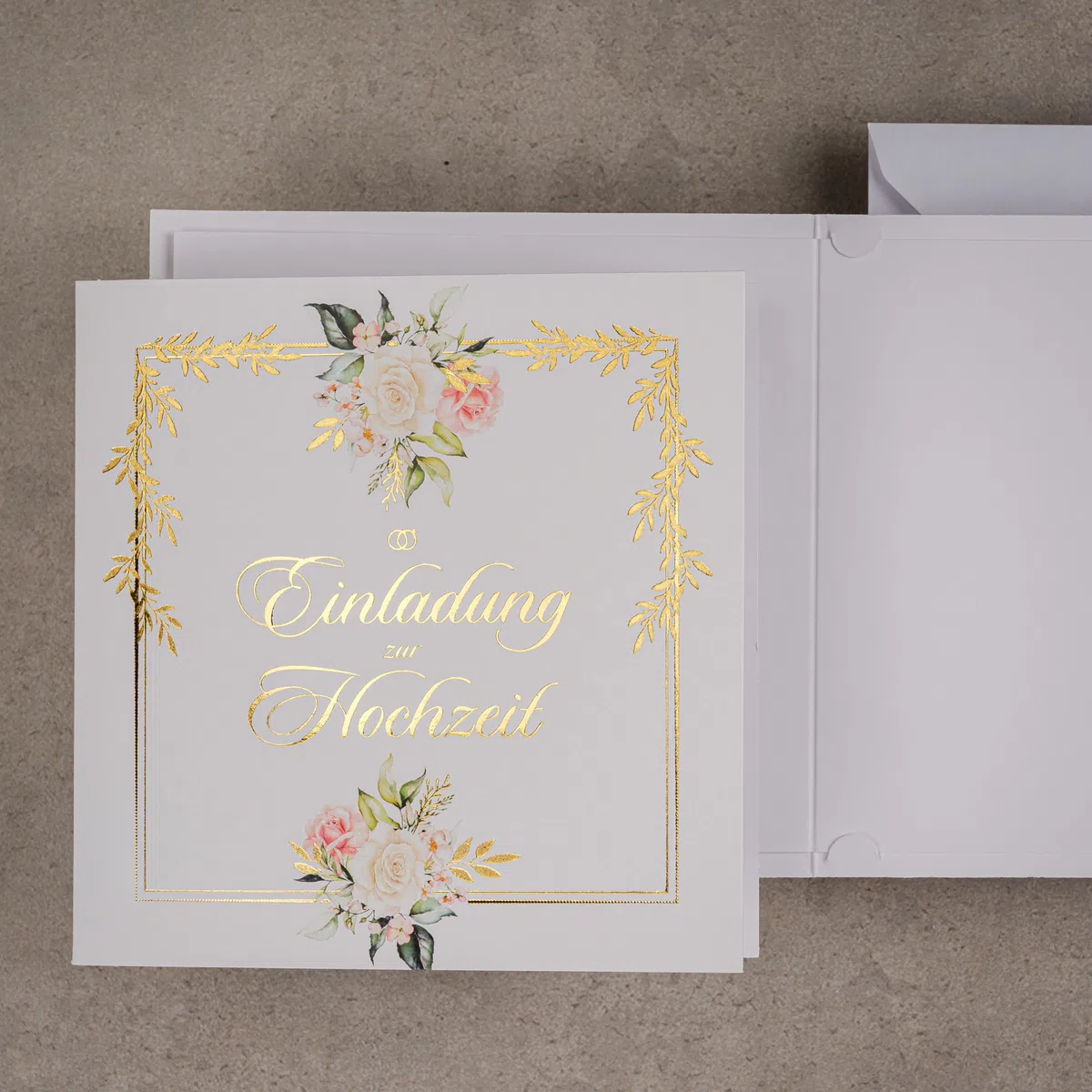 HOCHZEITSEINLADUNGEN SATZ 20 St. 135x135mm MIT BEDRUCKBAREN EINLAGEN UND UMSCHLÄGEN FÜR HOCHZEIT – VERGOLDETES MUSTER