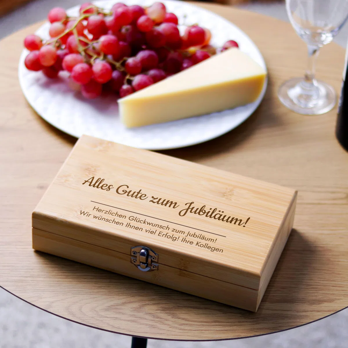 LAUBLUST Weinöffner Set Personalisiert - 5er Weinzubehörset als Sommelier Set | Wunschtext - Wein Zubehör mit Geschenkbox aus Holz | Personalisierte Geschenke für Männer mit Korkenzieher & Thermometer