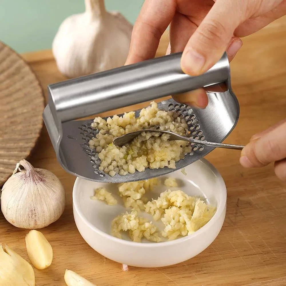 Knoblauchpresse Edelstahl, Knoblauchpresse Wippe, Küchenhelfer Garlic Press mit praktischem Reinigungsbürstchen und Silikon Knoblauchschäler Set