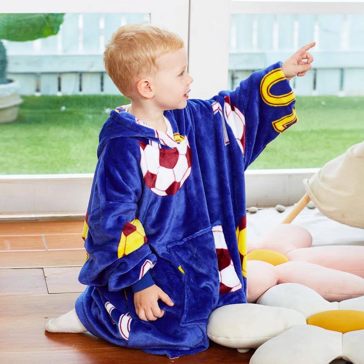 Catalonia Classy Oversize Hoodie Decke Kinder mit Ärmeln, Warm Kuscheldecke Geschenk für 110-150cm Mädchen Jungen, Übergröße Fleece Kuschelpullover mit Kapuze Decke zum Anziehen, Schwarz