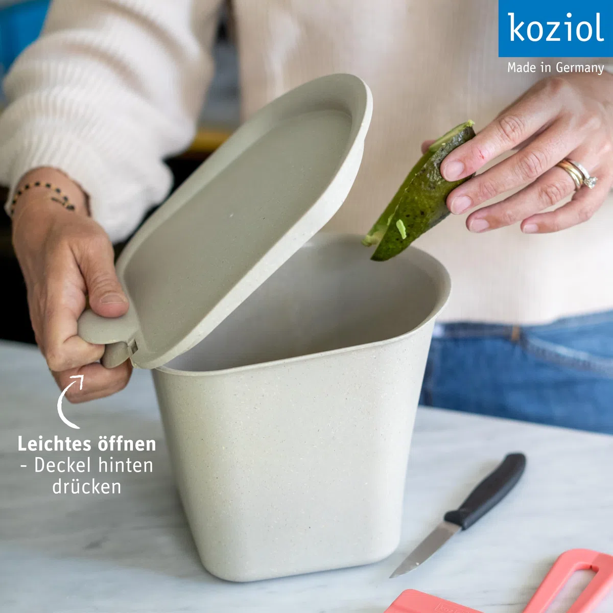 Koziol BIBO Biomülleimer 3 Liter mit Deckel | Küchenabfalleimer, Komposteimer | biozirkulärer Kunststoff, langlebig, kompakt, spülmaschinengeeignet | Küche, Haushalt (nature leaf green)