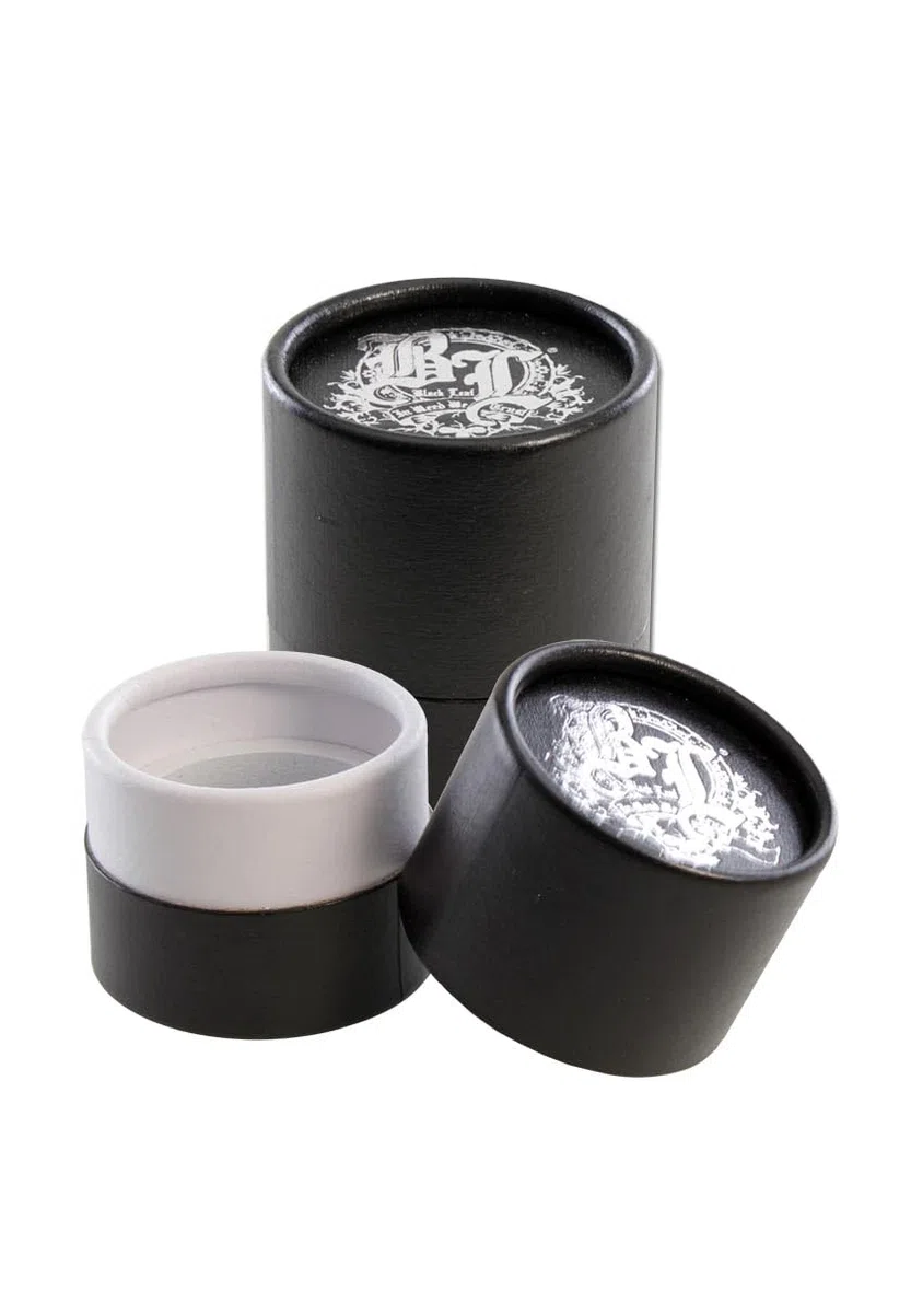 Black Leaf Kräuter-Mühle, Metall-Grinder, CNC-Grinder, ALU-Grinder | 4-teilig | 37 x 50 mm | Diamantschliff-Zähne | Aluminium, CNC-gefräst, grau/titan | mit Geschenkdose | von bong-discount