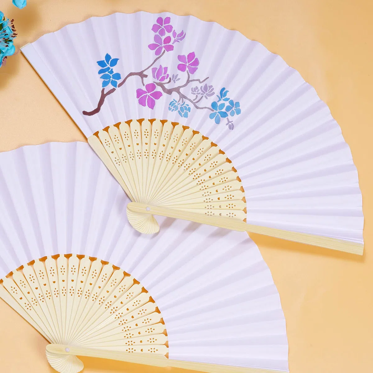 baotongle 12 Stück Handfächer Papier Fächer Hochzeit Hochzeitsdeko Hand Fan Asiatische Deko für Sommer Geburttag, Gruppe, Diy, Wand Dekoration (Weiß)
