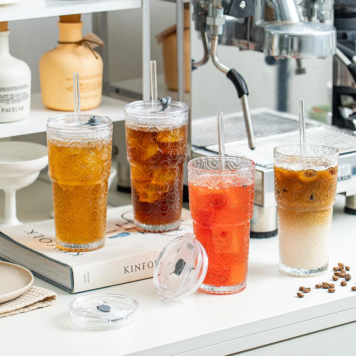 SoulTimes 600 ml Glasbecher mit Deckel und Strohhalm, 2 Stück – Eiskaffee-Gläser To Go, Trinkbecher für Smoothie, Matcha, Saft & Wasser, auslaufsicher, perfekt für Alltag und unterwegs