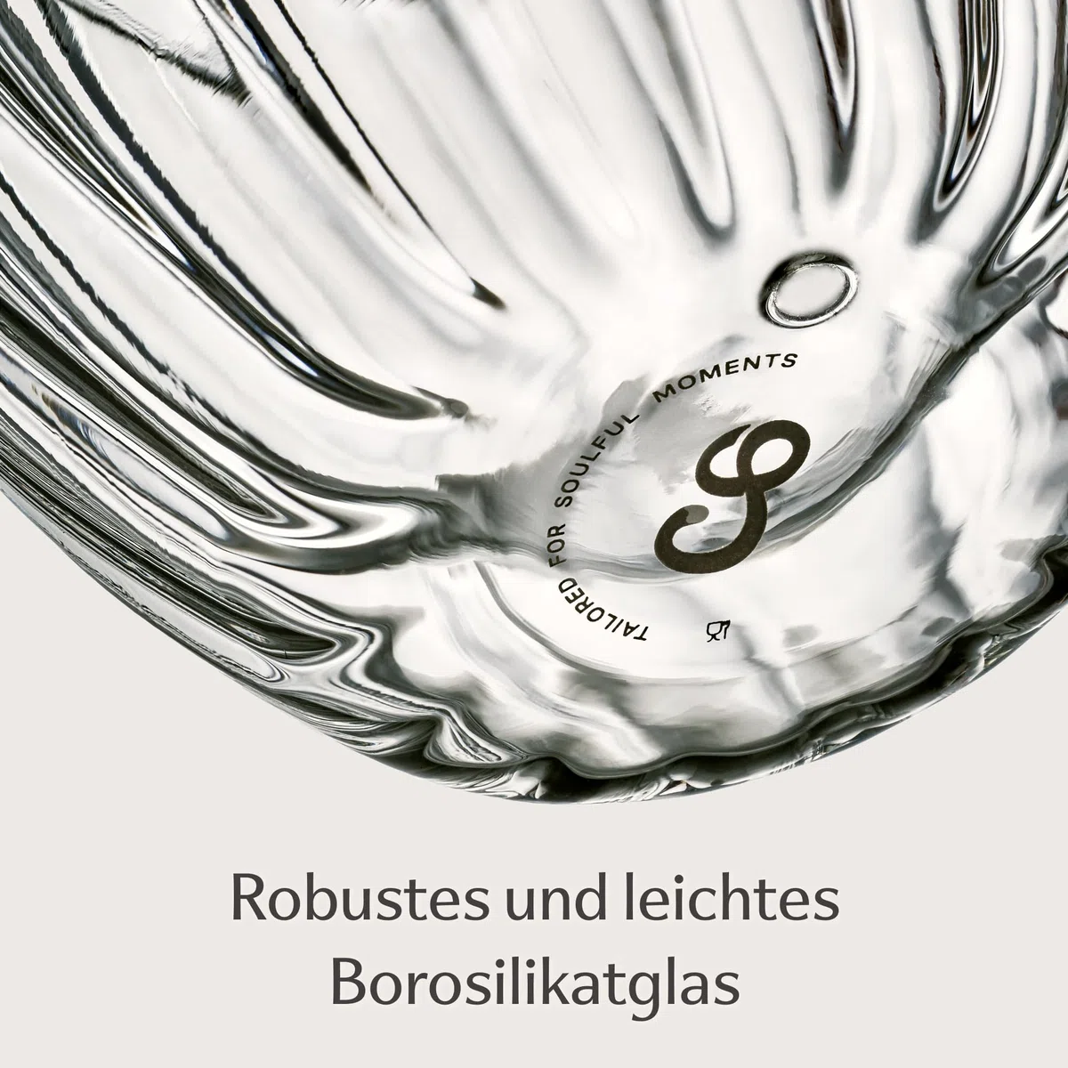 Cosumy Doppelwandige Cappuccino Gläser 230ml - 4er Set - Elegantes Riffel-Design - Kristallklare Thermogläser - Spülmaschinenfest