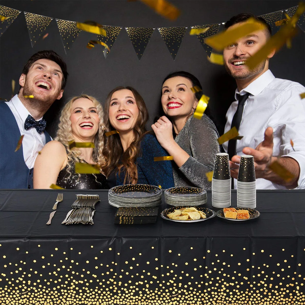 4 Stück Schwarz und Gold Party Tischdecke für Rechteck Tisch, Gold Dot Confetti Geburtstag Tischdecke für Geburtstag, Jahrestag, Braut Shower, Abschlussfeier, Cocktail Party, 137cm x 274cm