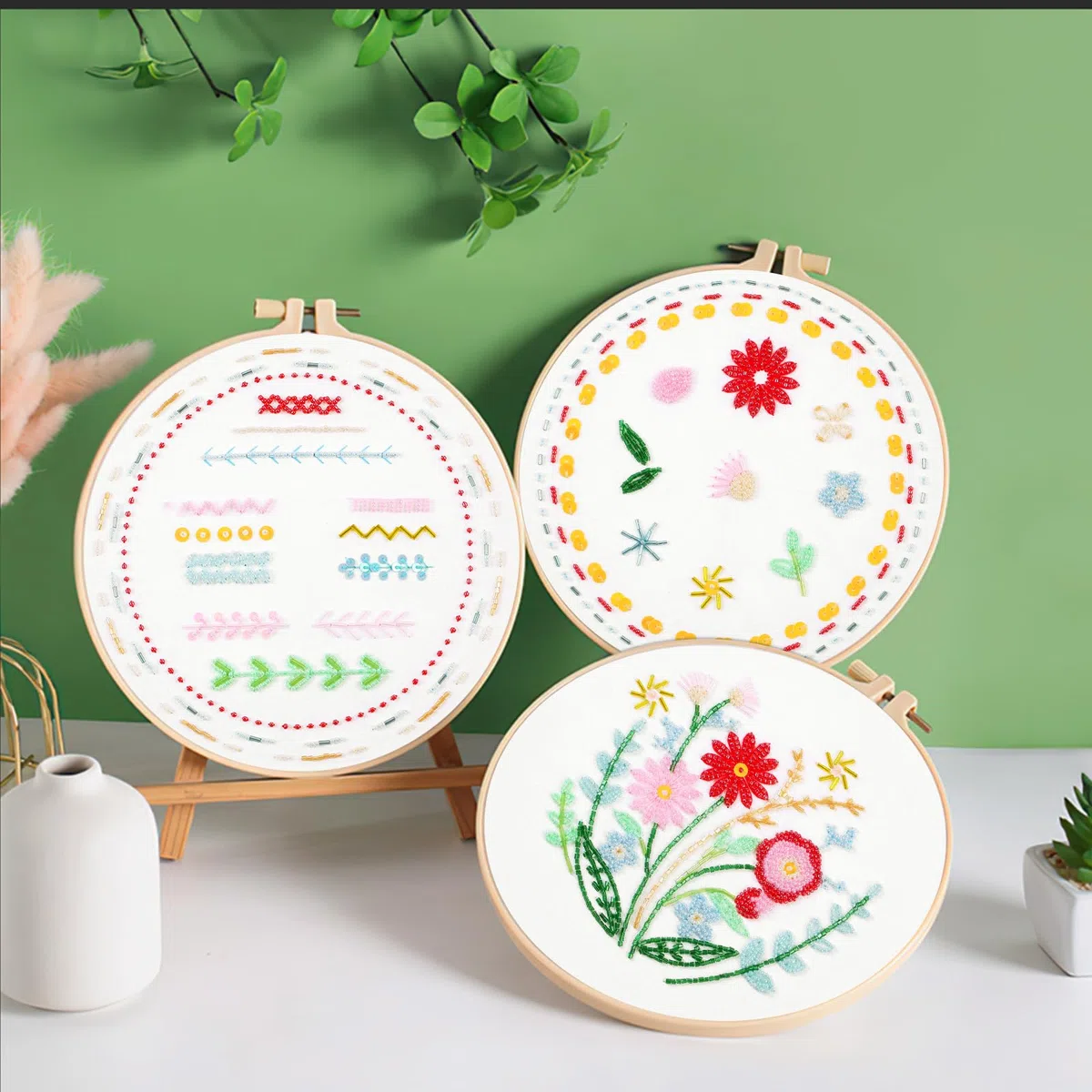 UXORSN Stickset für Anfänger 3 Sets Sticken Set Erwachsene Perlen Pflanzen Blumenmuster Stickerei Set Kreuzstich Kit mit Kunststoff Stickrahmen Anleitung und Werkzeuge DIY Kunst Weihnachten Handwerk