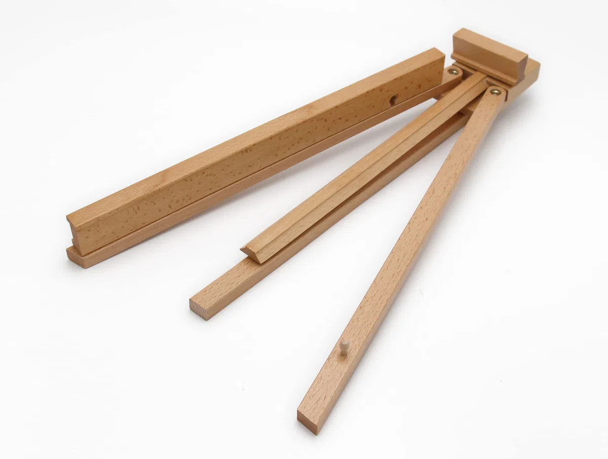 Paintersisters Display Staffelei Prato, Tischstaffelei aus Buchenholz, Sitzstaffelei für Keilrahmen bis 70 cm, klappbarer Bildhalter, Ministaffelei, Dreibein