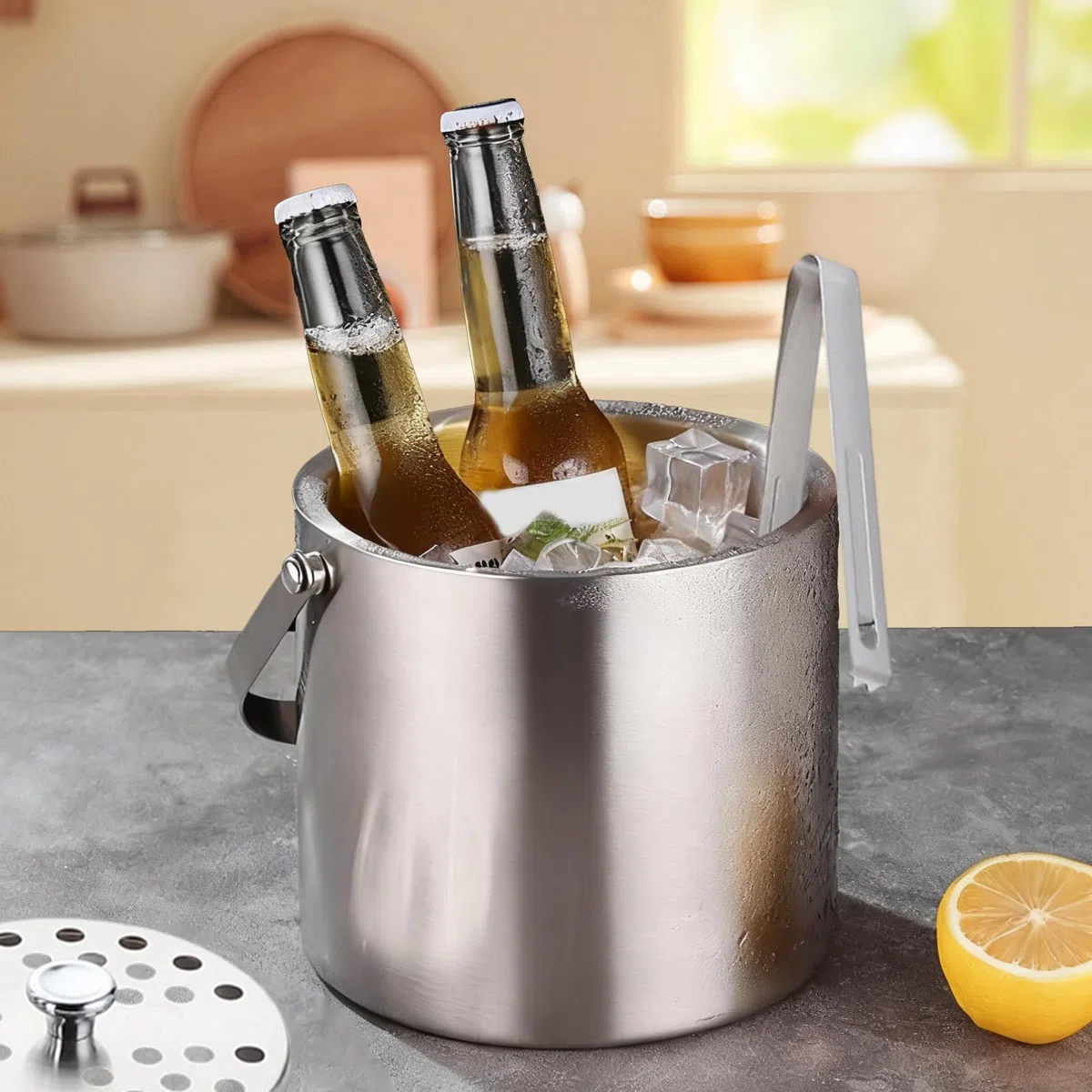 Eiswürfelbehälter mit deckel 1.3L, Eiswürfelbehälter Edelstahl mit Sieb und Eiszange, Doppelwandig Isoliert, Tragbarer Eiskübe Ideal für Bier, Wein, Champagner, Für Bar, Party, Camping & Grillen