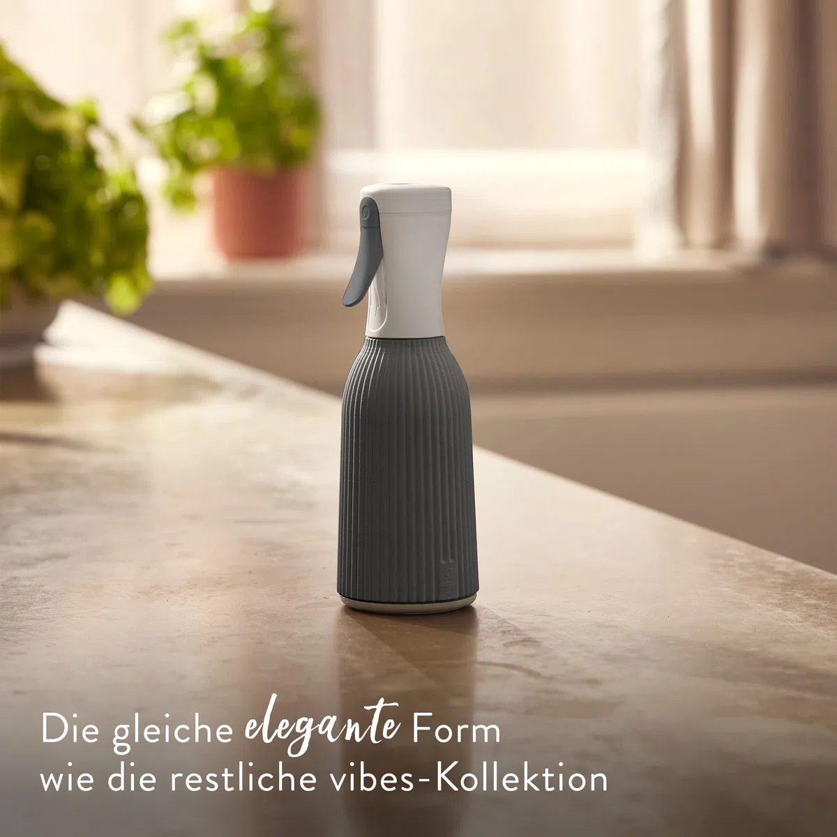 Elho Vibes Fold Plant Mister 0.37ltr - Pflanzensprüher - Vernebler - FLAIROSOL-Technologie - Recyceltem Plastik - L5.9 x B3.7 x H21.1 - Anthracite