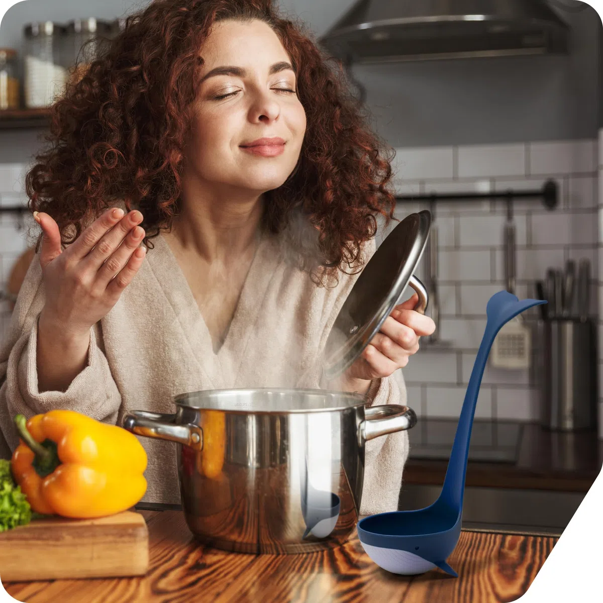 PELEG DESIGN Souper Schöpfkelle – Lustige Suppenkelle in Wal-Form – Zum Kochen & Servieren von Suppen, Eintöpfen & Bowle – Originelles Küchen-Gadget