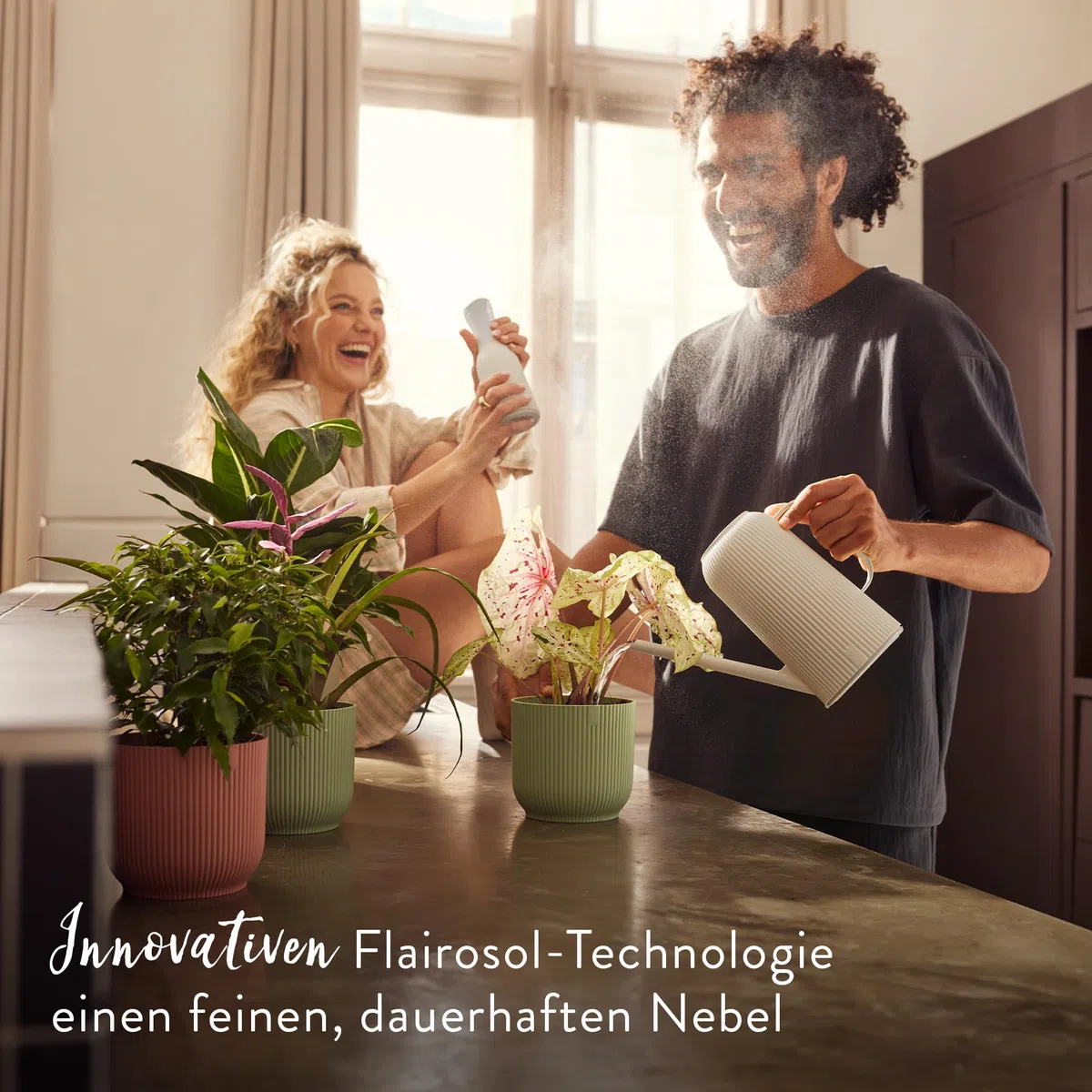Elho Vibes Fold Plant Mister 0.37ltr - Pflanzensprüher - Vernebler - FLAIROSOL-Technologie - Recyceltem Plastik - L5.9 x B3.7 x H21.1 - Anthracite