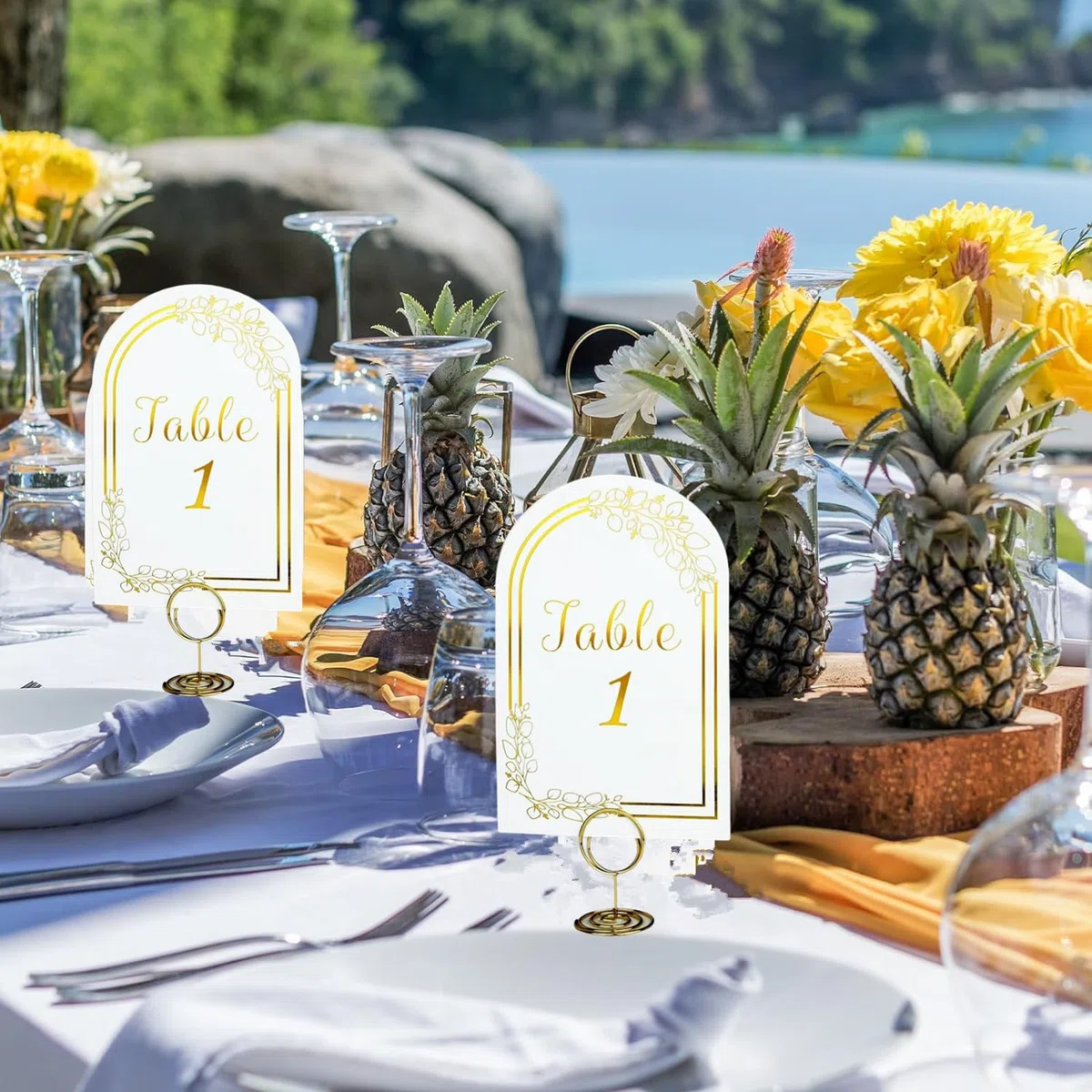 30 Stück Tischnummern Set 1-30, Goldene Tischkarten mit Metallhalter Elegante Tischnummern für Hochzeit, Party & Bankett | Transparent & Gold.