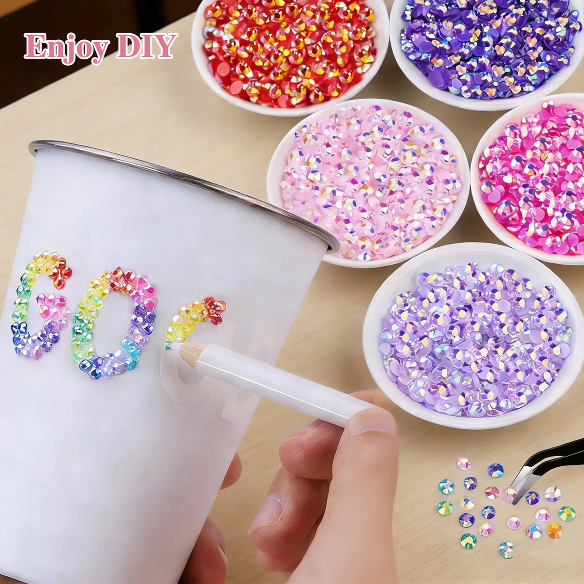 32000-Teiliges Bedazzler Kit, 40 Farben Harz Strasssteinen, 3mm Glitzersteine Bedazzling Kit, Buntes Flatback Rhinestones für Nageldesign, Gesichts-Make-Up, Bastelarbeiten