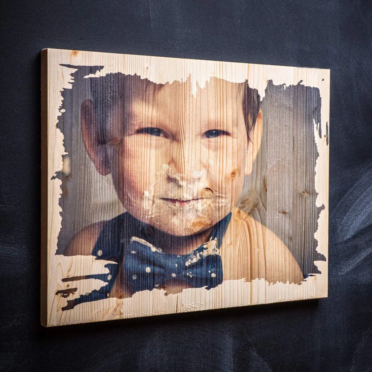 GRAVURZEILE Foto auf Holz Gedruckt - Vintage-Holz Bild - UV Direktdruck - Wandkunst - Personalisiert für Hochzeits- & Geburtstagsgeschenke - Größe: S (11 x 11 cm)