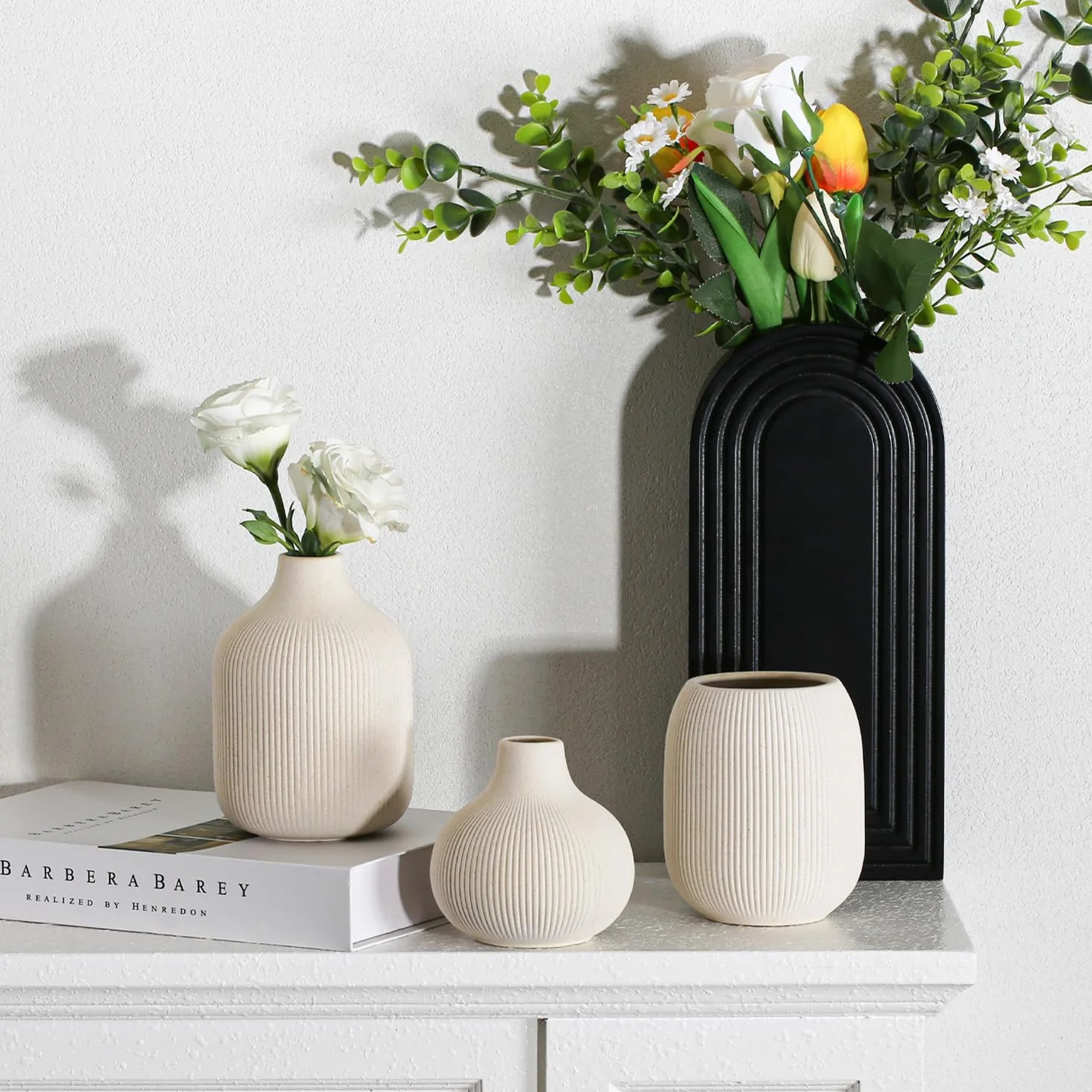 Dnnnii Kleines Keramikvasen-Set 3-TLG Beige - Minimalistische Vasen mit Rillendesign, kompakte Übergangsdekoration für Wohnzimmer, Schlafzimmer, Büro (3-TLG Beige Keramikset)
