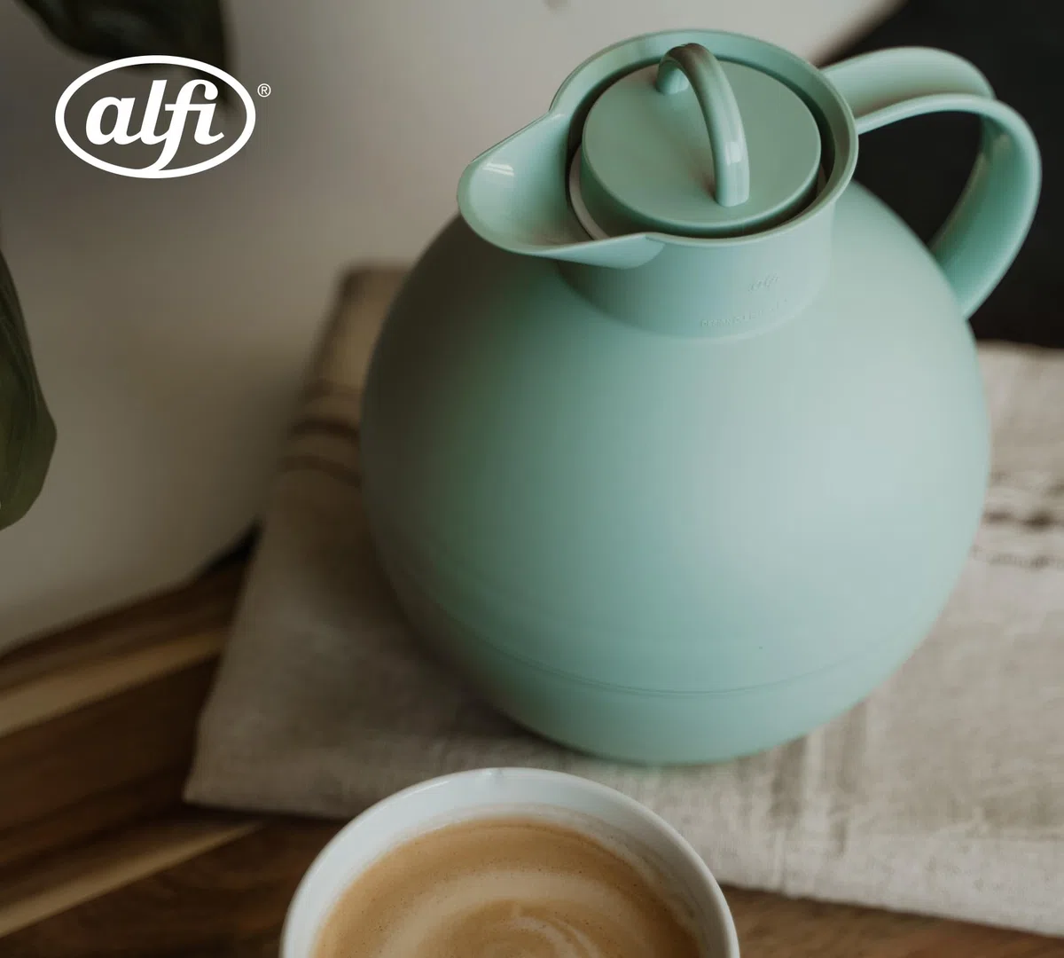 alfi KUGEL Isolierkanne mintgrün 0,94l, 12h heiß & 24h kalt, hygienischer Hartglaseinsatz, Drehverschluss, ideal als Kaffeekanne, Teekanne