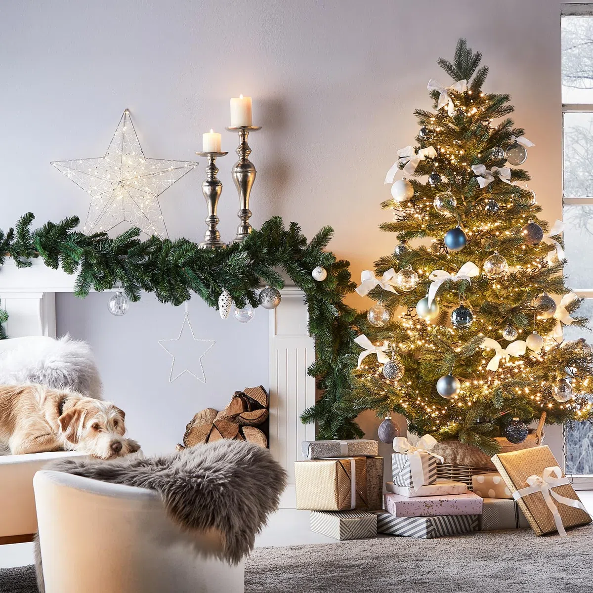BUTLERS Tannengirlande künstlich 270cm -FLORISTA- mit Haken zum Aufhängen | naturgetreue Weihnachtsgirlande wie echt | Tannenzweig Deko Girlande für Treppengeländer, Türrahmen, Weihnachtsdeko