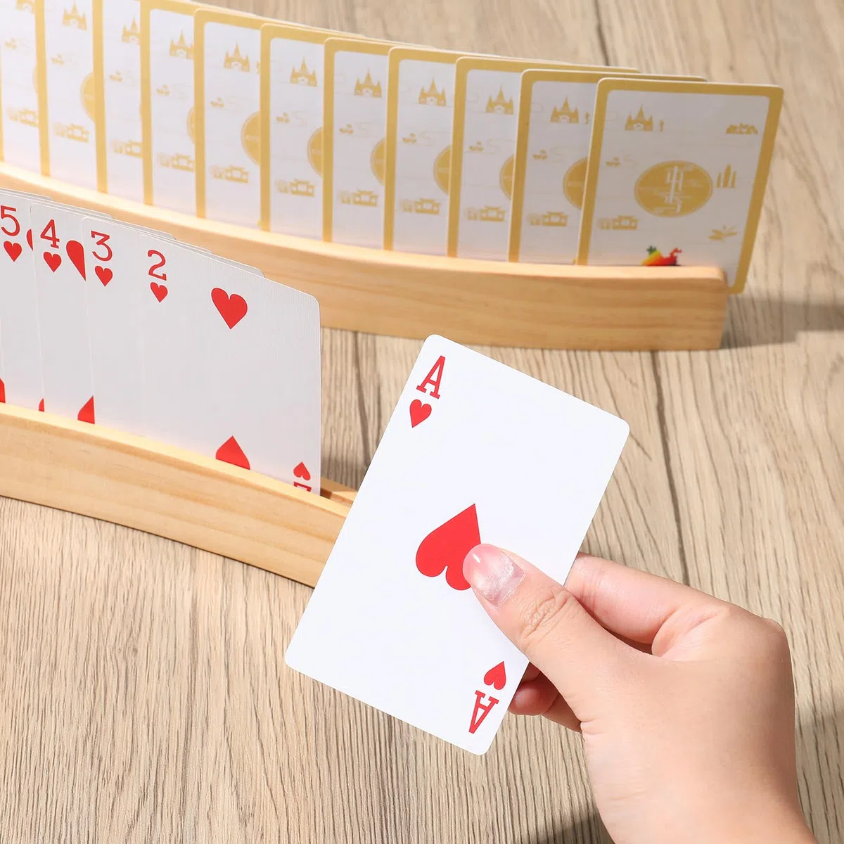 4 Stück Kartenhalter Kinder Holz,Multifunktional Kartenhalter Spielkarten Freisprech Spielkartenhalter aus Holz für Kinder Senioren Erwachsen