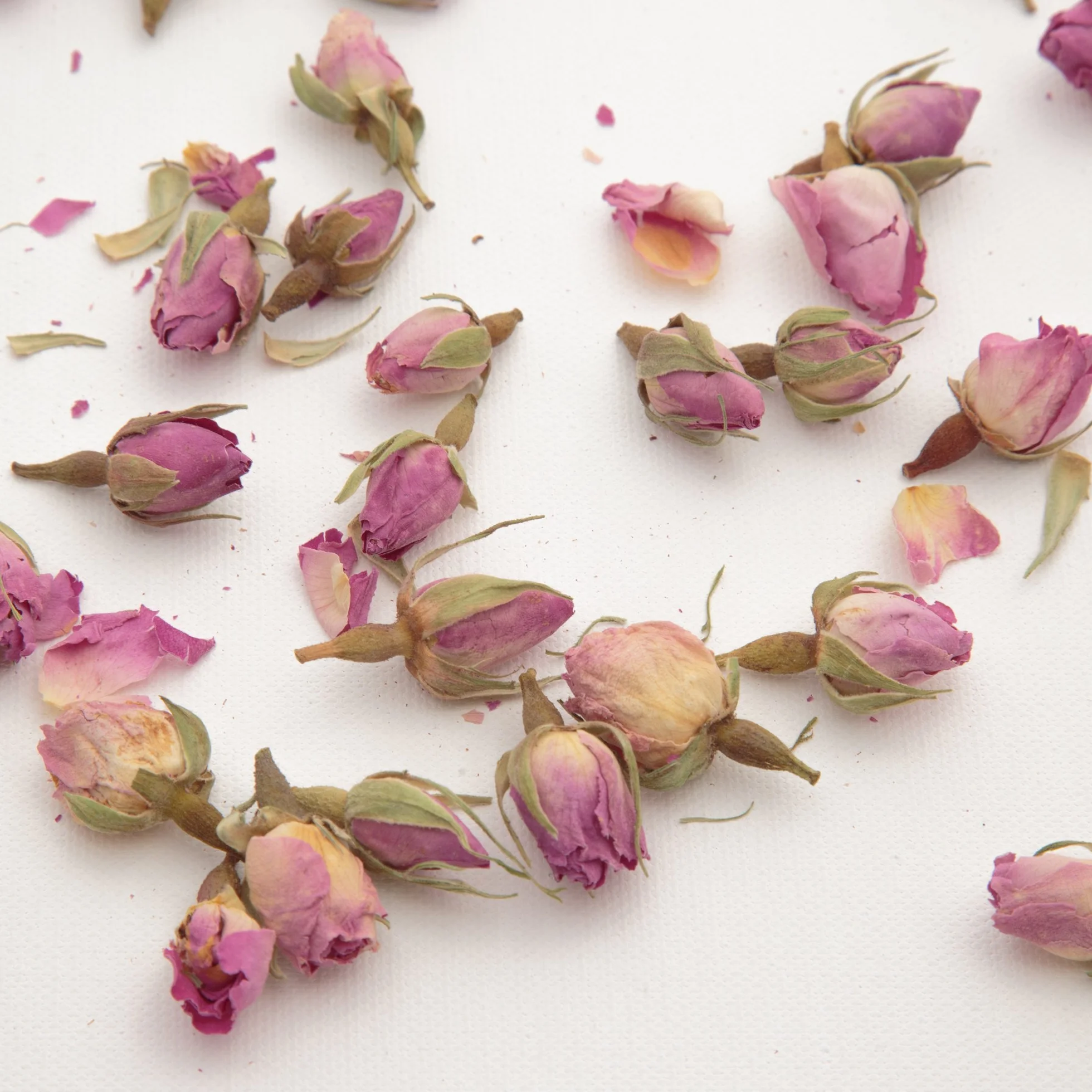 100 Gramm Rosa Rosenknospen und Rosenblätter getrocknet Potpourri parfümiert Duftkissen Füllung und Raumduft Diffuser Trockenblumen Rosa Deko