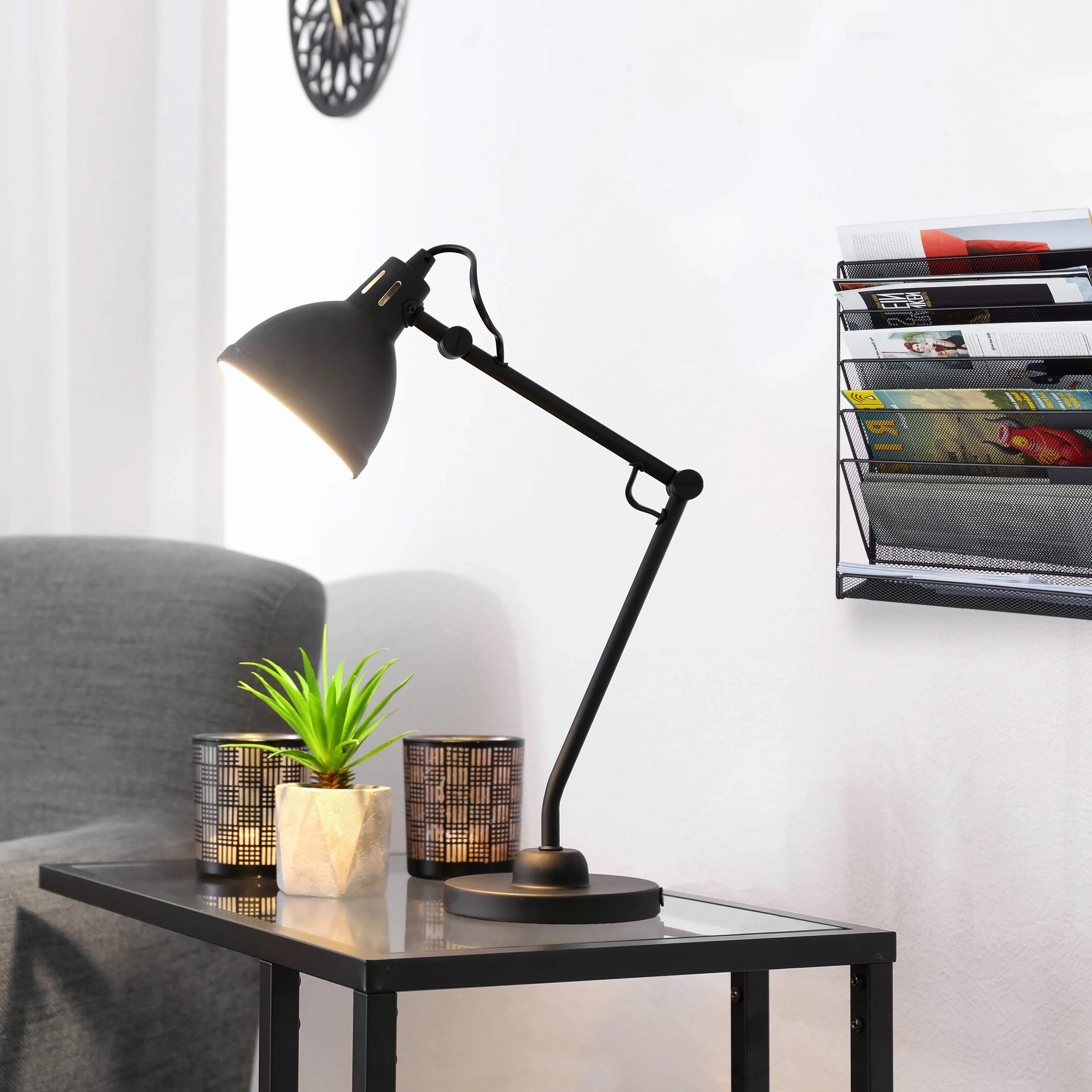 Relaxdays Zeitschriftenhalter Wand, Prospekthalter A4, Zeitschriften Wandhalter, Metall, HxBxT: 40 x 32 x 10 cm, schwarz
