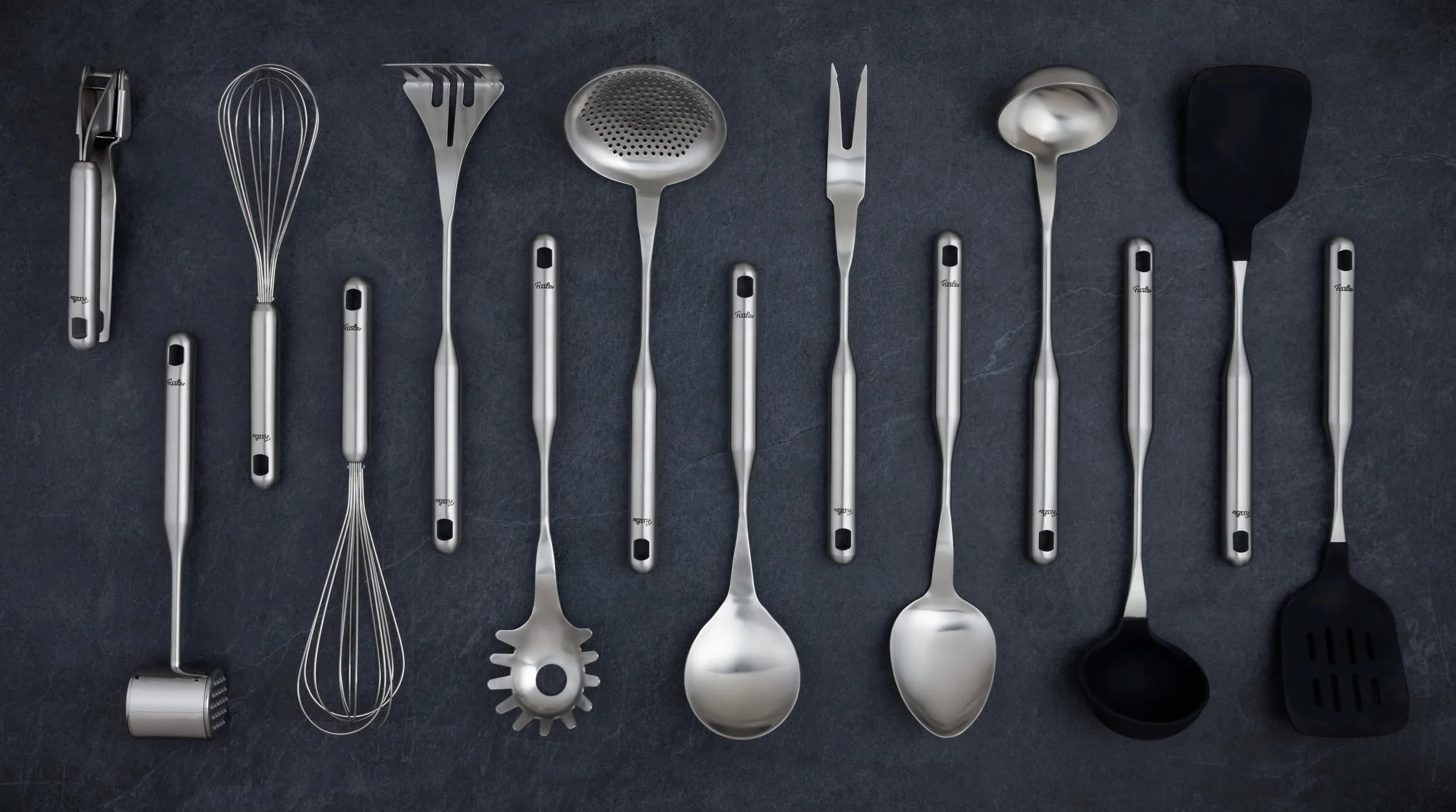 Fissler Essential/Edelstahl-Spaghettiheber (34 cm) großer Pasta-Löffel, Nudel-Kelle, mit Aufhänge-Öse, Spülmaschinen-geeignet