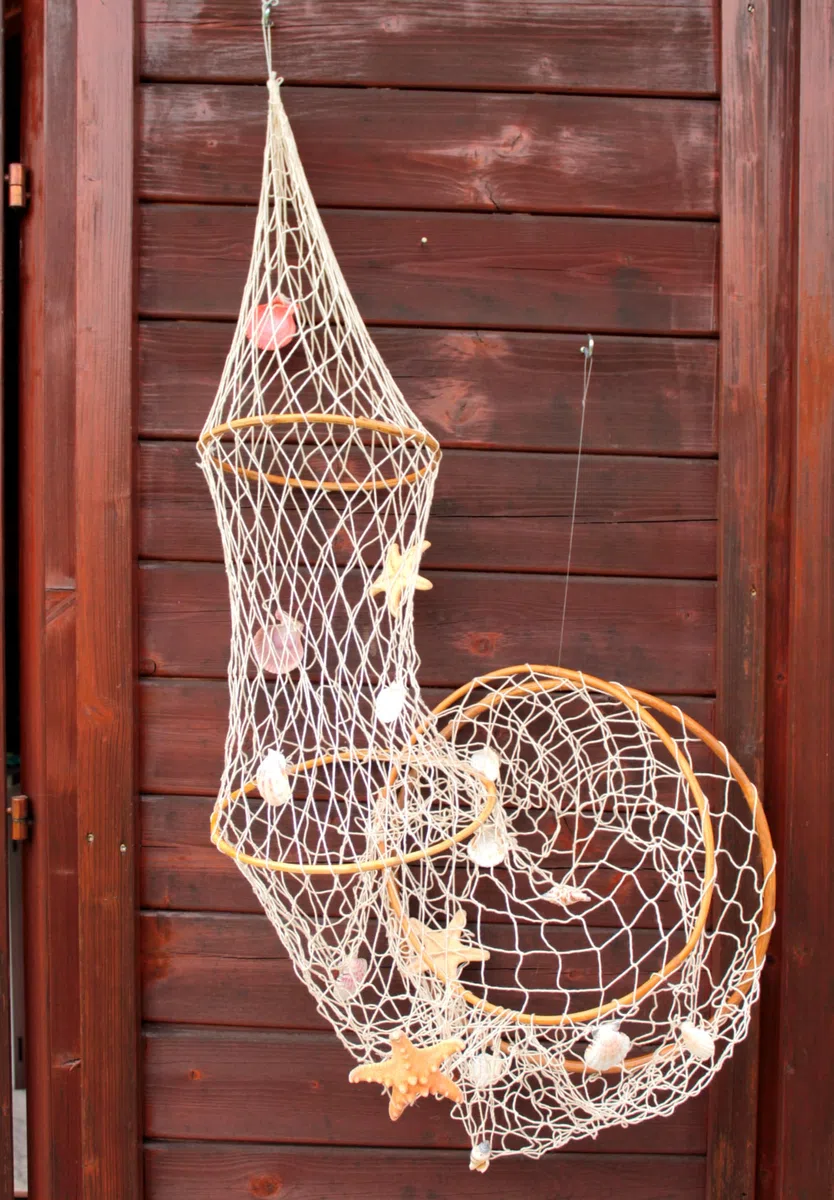 große Deko Reuse 135cm x 36cm 4 Bambus Ringe Fischernetz Dekonetz + Muscheln | 4 Bambus-Ringe, Baumwollnetz beige, Maschengröße 3cm, Maritime Dekoration