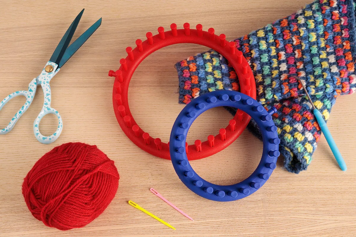 Quilted Bear Round Knitting Loom Set - Perfekt für die Herstellung von Hüten, Schals und mehr
