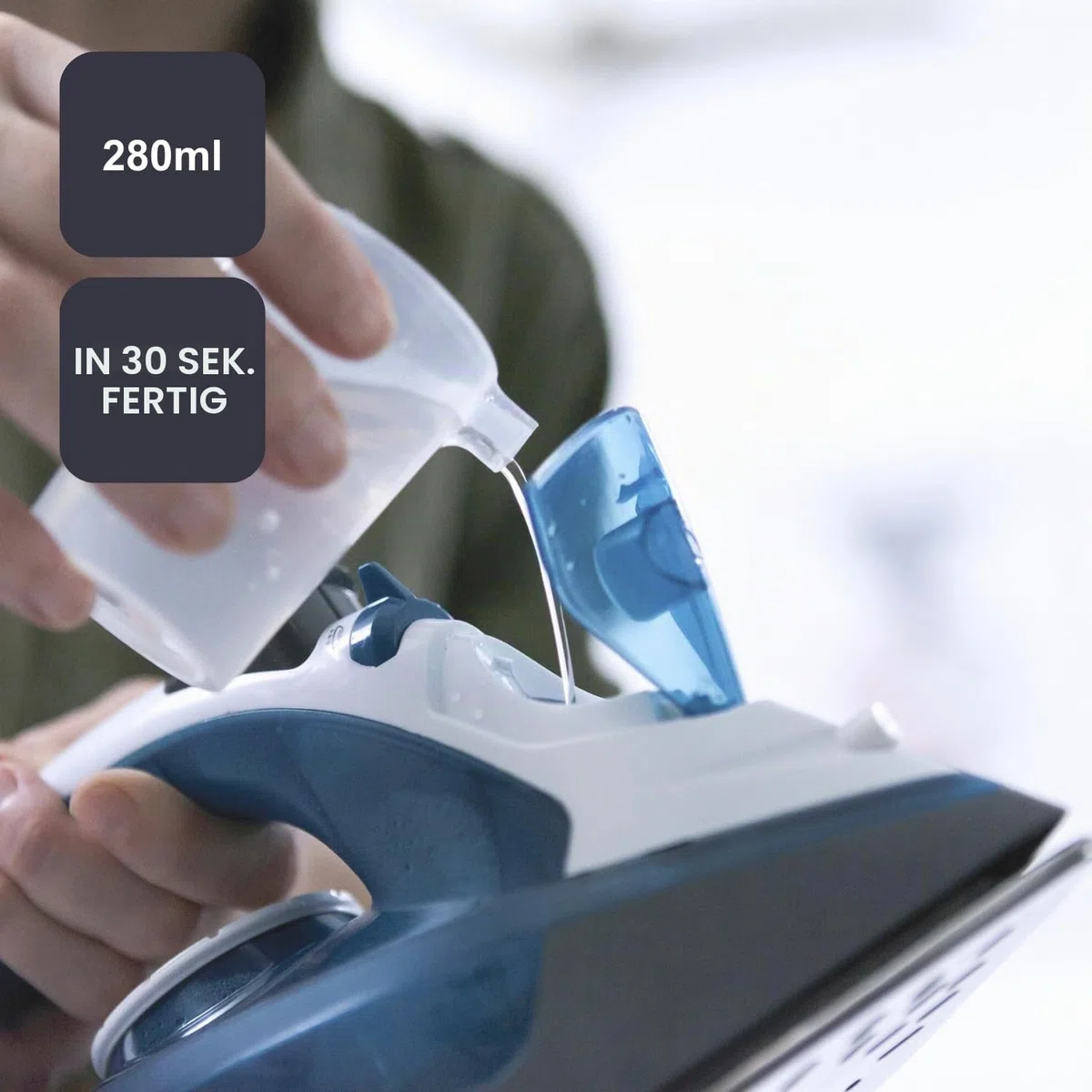 Black+Decker Blau BXIR2200E Dampfbügeleisen, 2200, Kunststoff, 370 milliliters