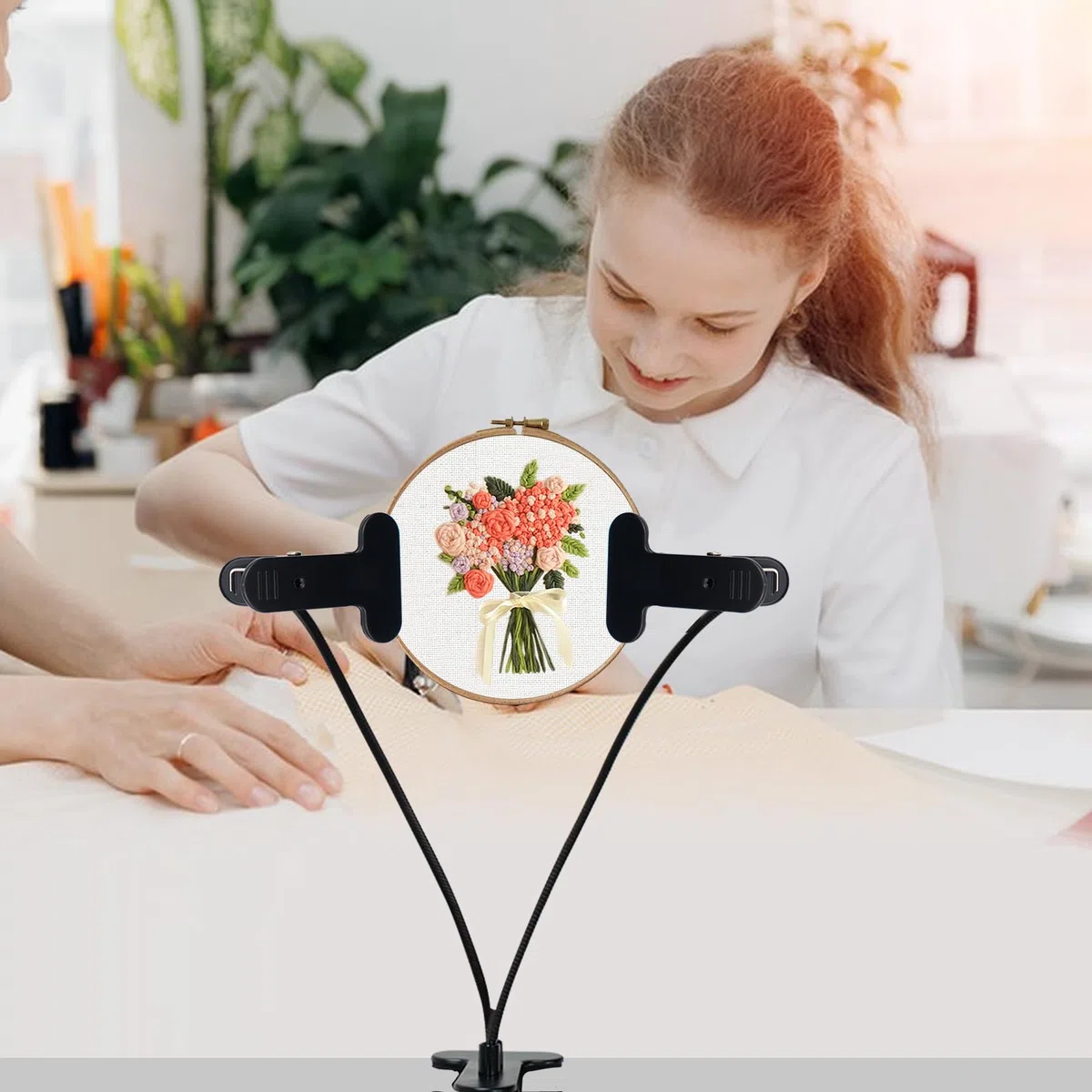 Stickrahmen Halterung,Embroidery Hoop CrossStitch Stand Verstellbarer Stickrahmenständer, für Handarbeiten Freihändiger Stickrahmenständer für Kunsthandwerk Nähprojekte