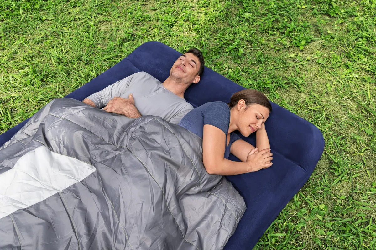 Bestway Doppelluftbett mit integrierter Fußpumpe 191 x 137 x 28 cm