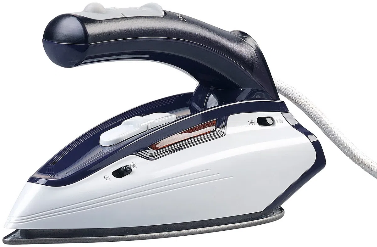 Sichler Haushaltsgeräte Reisedampfbügler: 2in1-Reise-Dampfbügeleisen mit klappbarem Griff, 1.150 W, 110/230 Volt (Reisedampfbügeleisen, Camping Bügeleisen, Mini)