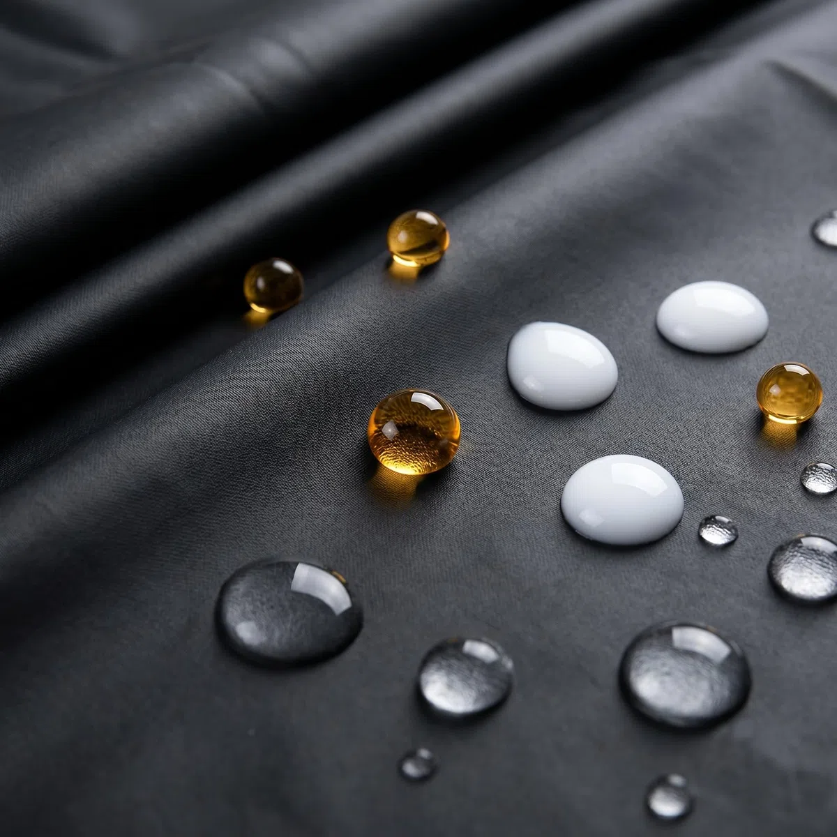 Wasserdichtes Bettlaken 200x220 Schwarz - 0,18mm PVC Massageunterlage reißfest für Ölmassage, Wellness & Zuhause Spa Bettauflage Körperpflege