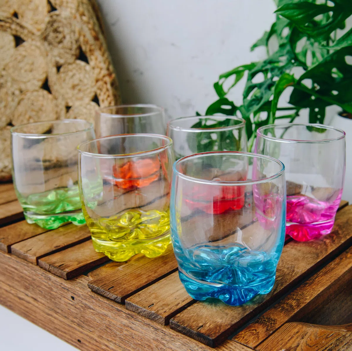 Glasmark KROSNO, 250ml, Set von 6, Trinkgläser mit farbigem Boden, Longdrinkgläser, Wassergläser, Saftgläse, Perfekt für Zuhause, Restaurants und Partys