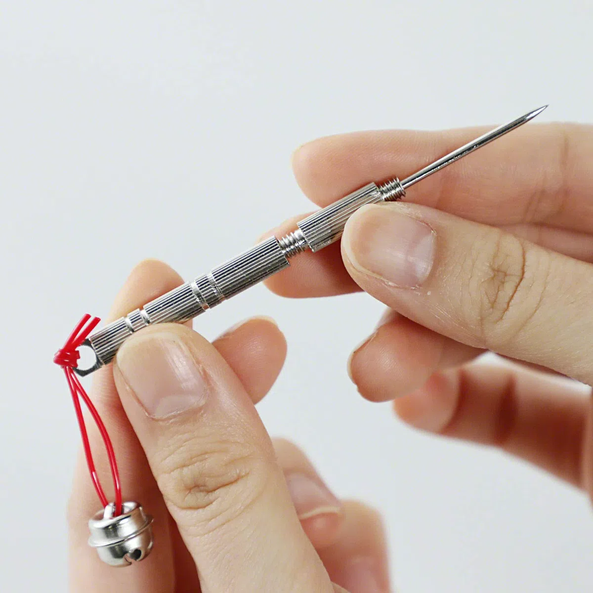 Wazakura Kenzan Pin Pflegestift - 70 mm, Made in Japan, 2-in-1-Pflegewerkzeug Zum Aufstellen und Reinigen Von Nadeln - Für Ikebana Blumenfrösche