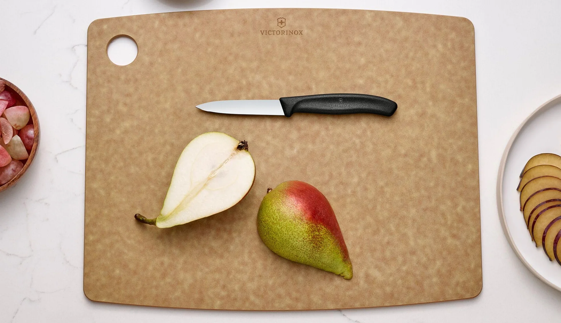 Victorinox Swiss Classic, Schäl- und Gemüsemesser Set, 2teilig, Extra Scharfe Klinge, Gerader Schliff für Präzise Schnitte, 8 cm, Rostfreier Stahl, Schwarz (Packung mit 2)
