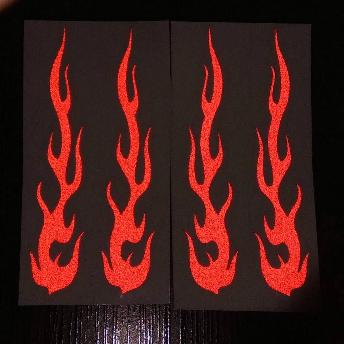 Red Hot Rod Flame Reflektierende Aufkleber | 4er-Pack Aufkleber für Helme, Fahrräder und Motorräder