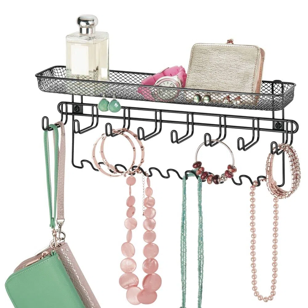 mDesign Schmuckhalter Wand – Hängeaufbewahrung für Halsketten, Ohrringe, Armbänder und andere Accessoires – praktischer Schmuck Organizer aus Metall – schwarz