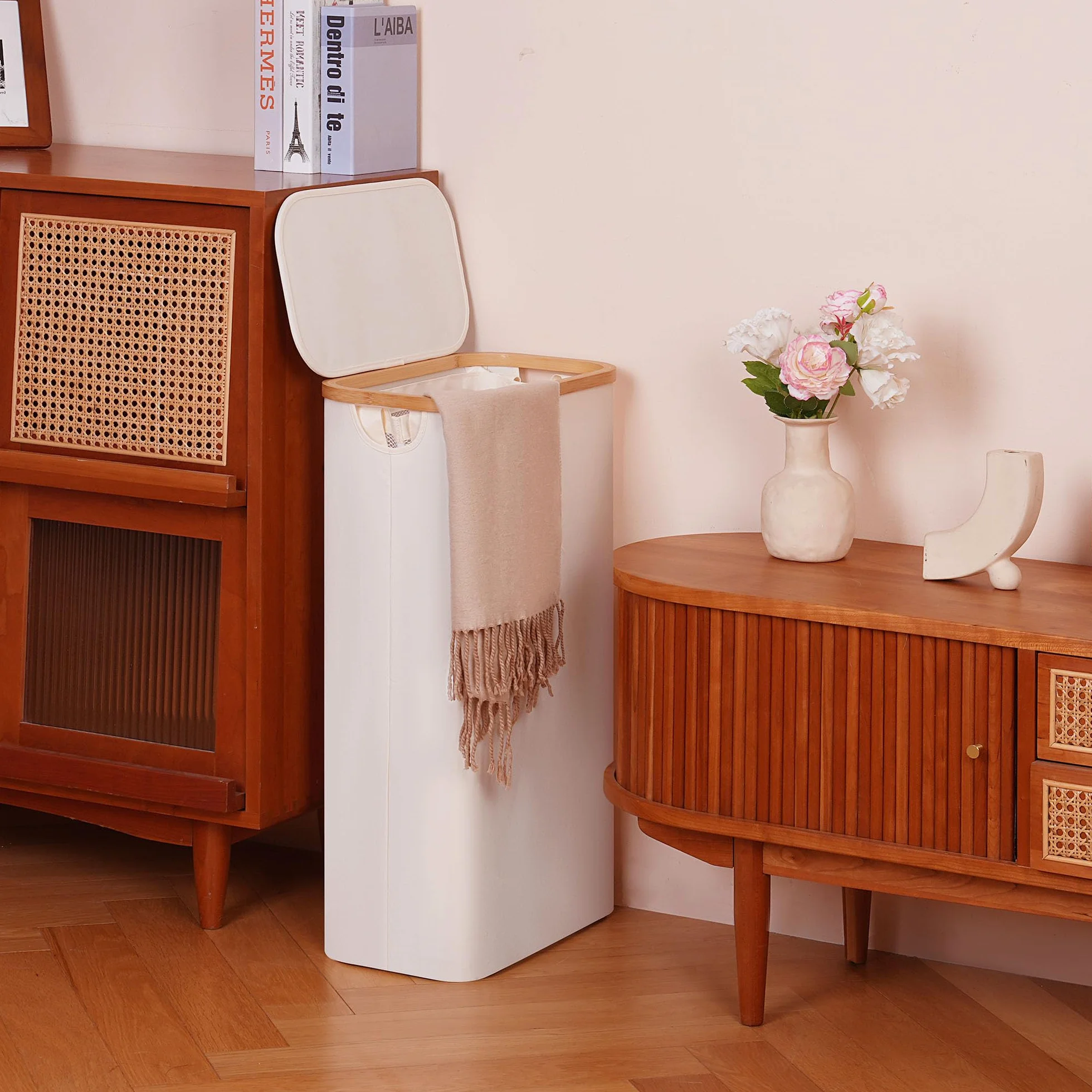 efluky Wäschekorb Schmal 63L, Schlanker Wäschekorb mit Deckel, Beige Faltbare Wäschebehälter mit Bambusgriffen und abnehmbarem Beutel für Waschküche, Schlafzimmer, Badezimmer