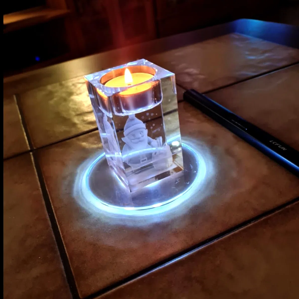 4er-Set Kühle Weiß LED Untersetzer für Getränke, ON/Off Wasserdicht Rund Untersetzer Acryl für Gläser Flaschen Partys Hochzeiten Bar Weihnachten Pub