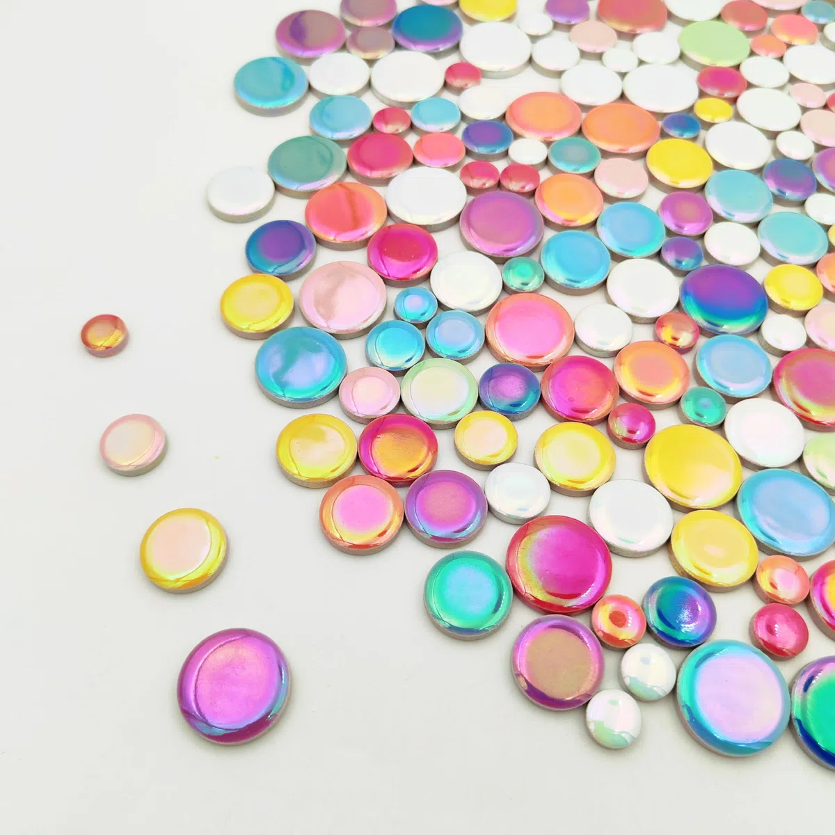 Schillernde runde Keramik-Mosaikfliesen, 500 g, kreisförmige Mosaikfliesen in 4 verschiedenen Größen, für Blumentöpfe, Vasen, Tassen, Gartendekoration, Heimwerkerbedarf