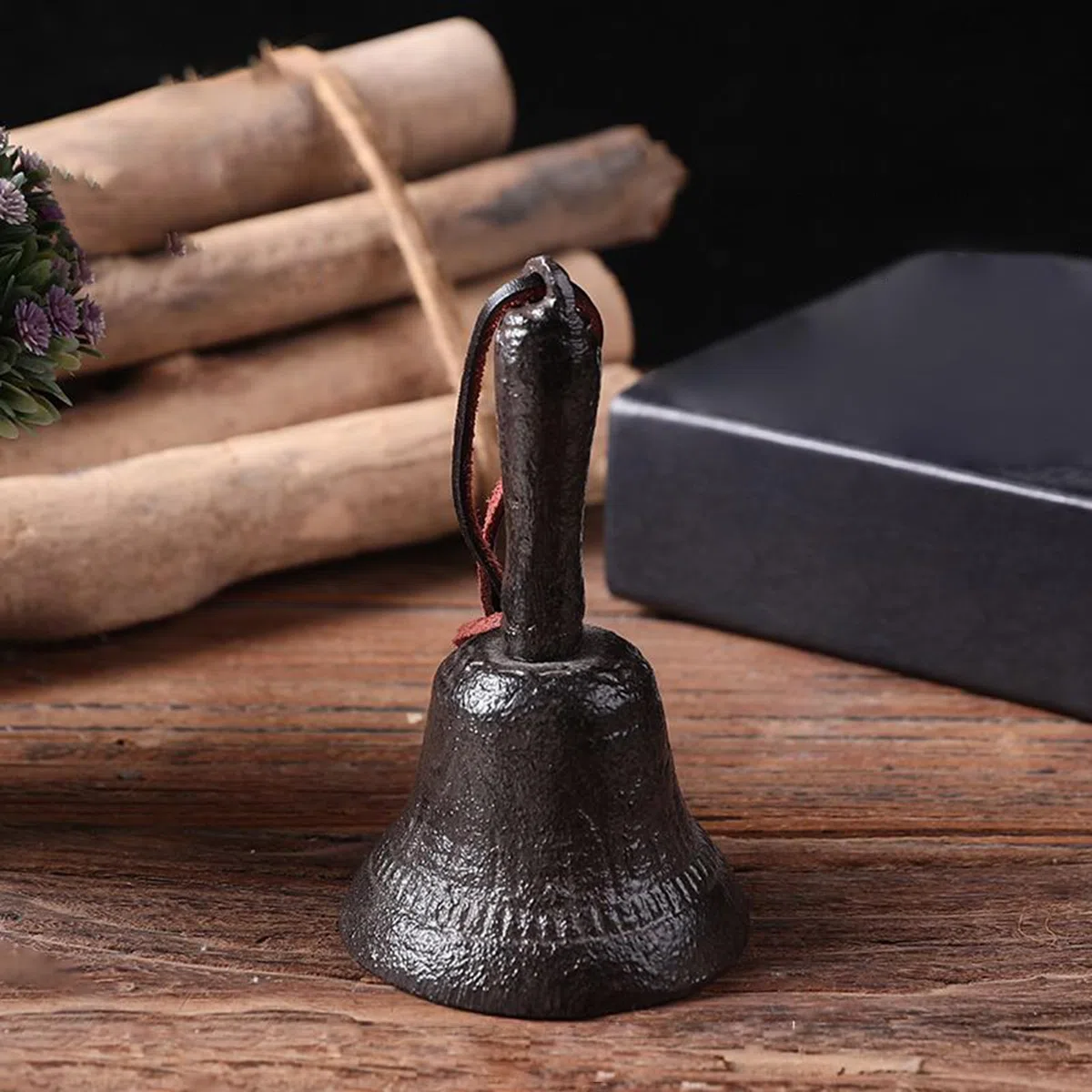 Kleine Handglocke | Gusseiserne Kirchenglocke | Retro Klingel Dekoration Zum Läuten Für Schule Haustür Aufmerksamkeit Nachttisch Outdoor Service Theke - Für Service Aufmerksamkeit