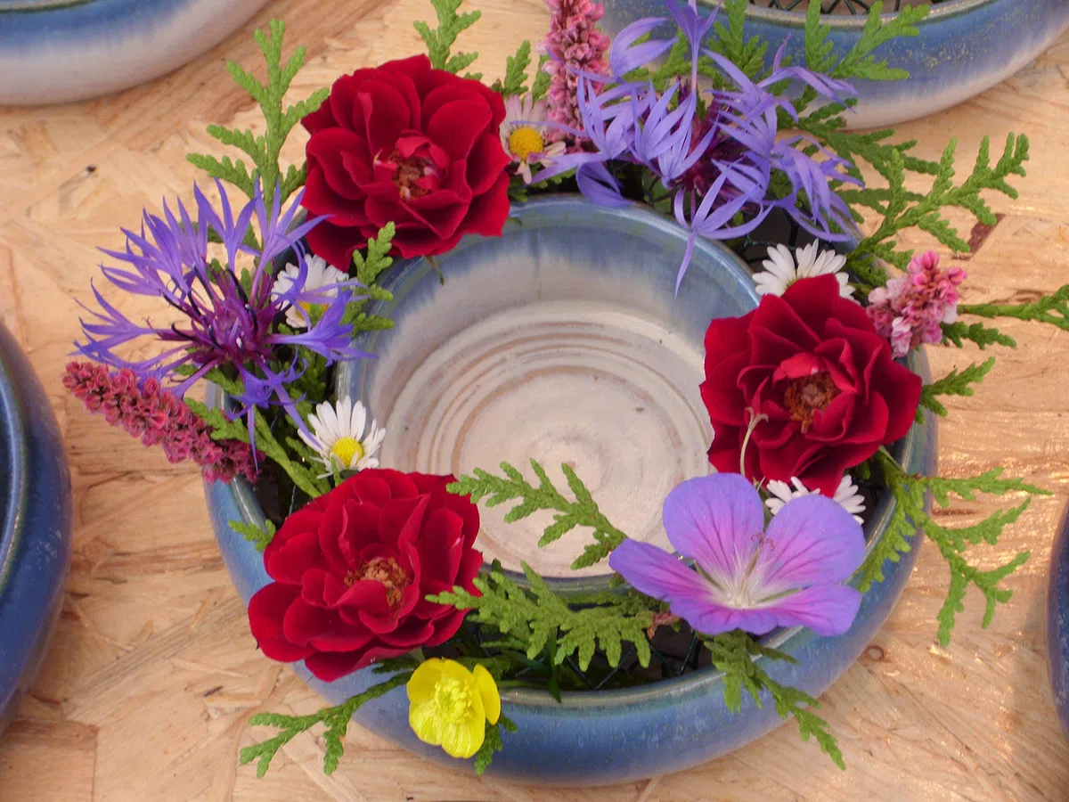 Blumenring beige, handgetöpfert, 13 cm Durchmesser, Steinzeug