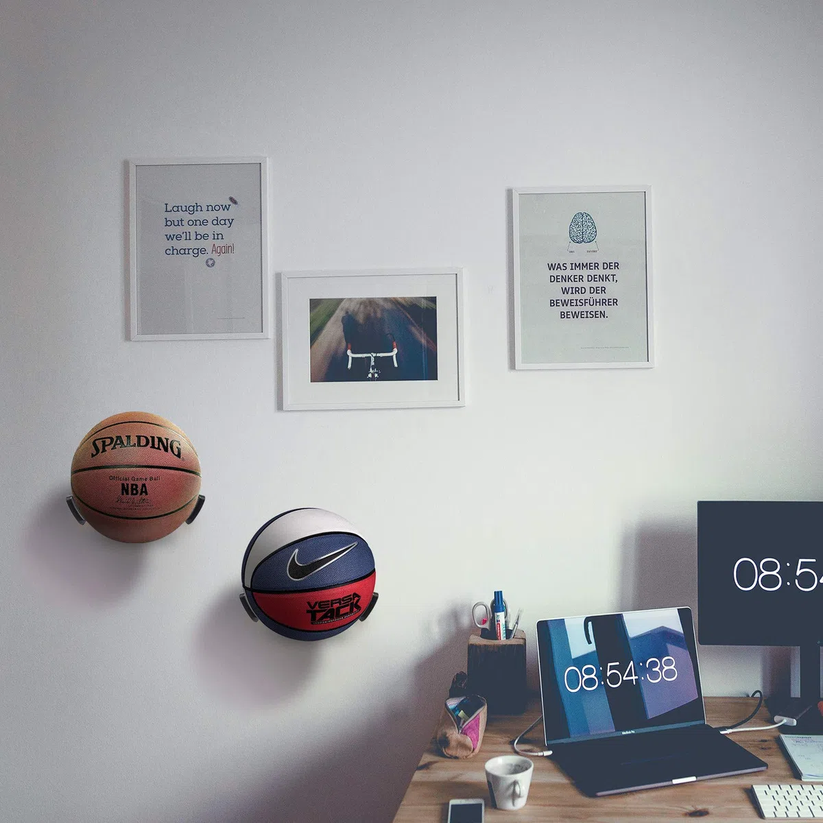 Jolitac 2 Stück Ballhalter Ball Wandhalterung Sportball Halter Display Wandmontage für Fußball Fußball Basketball Volleyball, Sport Geschenk zu Weihnachten