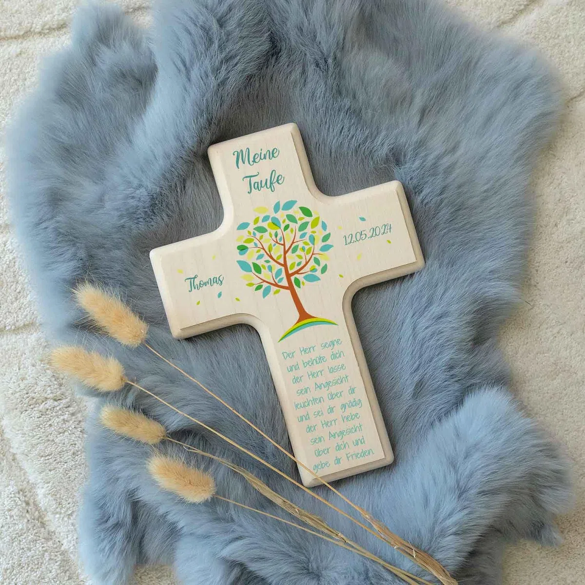 GRAVURZEILE Personalisiertes Kinderkreuz zur Taufe Kommunion und Konfirmation - Lebensbaum - Holzkreuz für Kinder personalisiert mit Text - Personalisierte Geschenke für Jungen und Mädchen - Grün