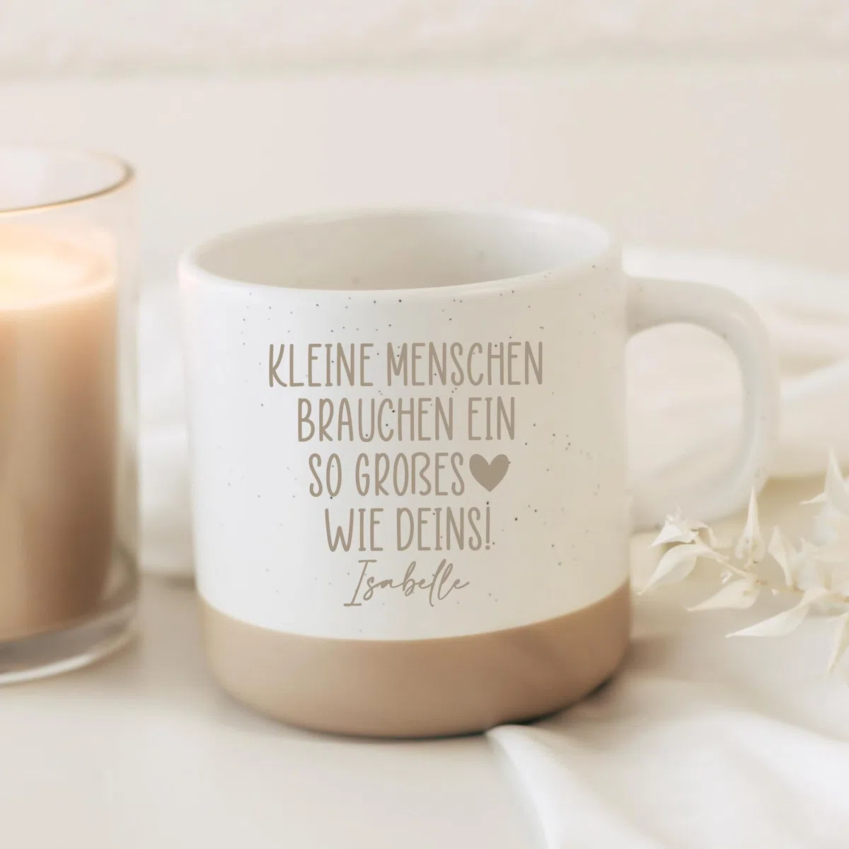 Tasse Erzieherin Geschenk personalisiert mit Name – „Kleine Menschen brauchen ein so großes Herz wie deins“ – Danke Geschenk für Erzieherin, Hebamme, Pädagogin oder Tagesmutter – Keramiktasse 360 ml m